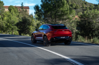 Aston Martin DBX photo