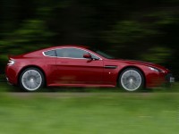Aston Martin V12 Vantage photo