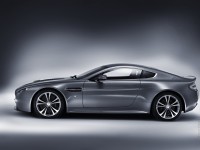 Aston Martin V12 Vantage photo