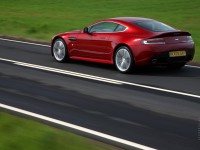 Aston Martin V12 Vantage photo