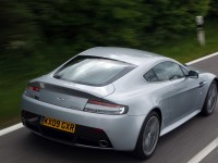 Aston Martin V12 Vantage photo