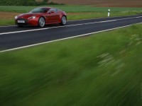 Aston Martin V12 Vantage photo