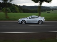 Aston Martin V12 Vantage photo