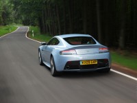 Aston Martin V12 Vantage photo