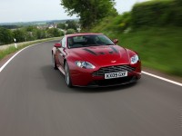 Aston Martin V12 Vantage photo