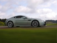 Aston Martin V12 Vantage photo