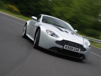 Aston Martin V12 Vantage photo