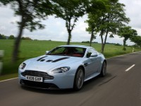 Aston Martin V12 Vantage photo