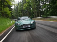 Aston Martin V8 Vantage photo
