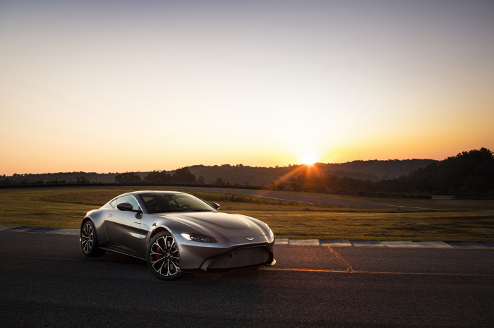 Aston Martin Vantage – фотография 1